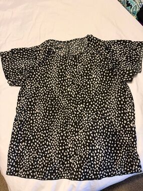 Black and White Printed Short Sleeve Women's Top